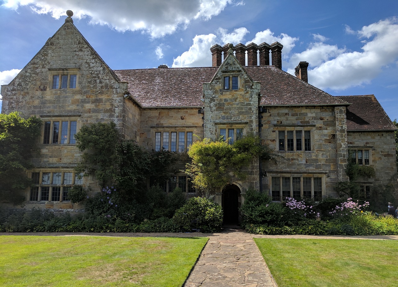 Batemans House & Gardens