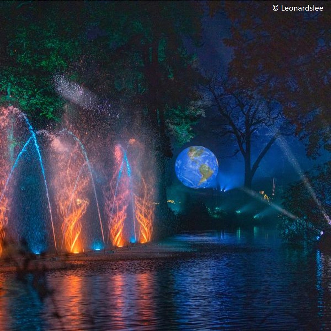 Leonardslee Lakes & Gardens & Festive Illuminations 