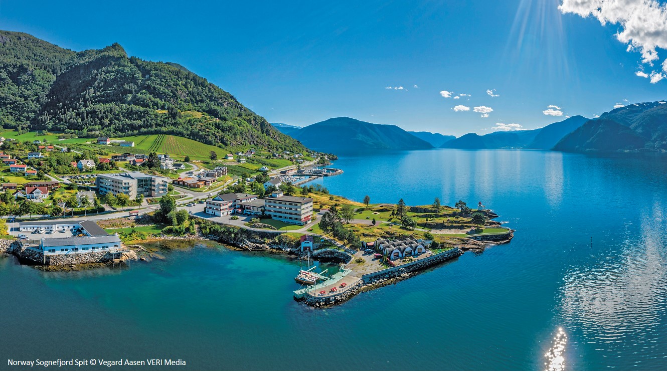 Norway - Fjords, Glaciers, Lakes & Mountains