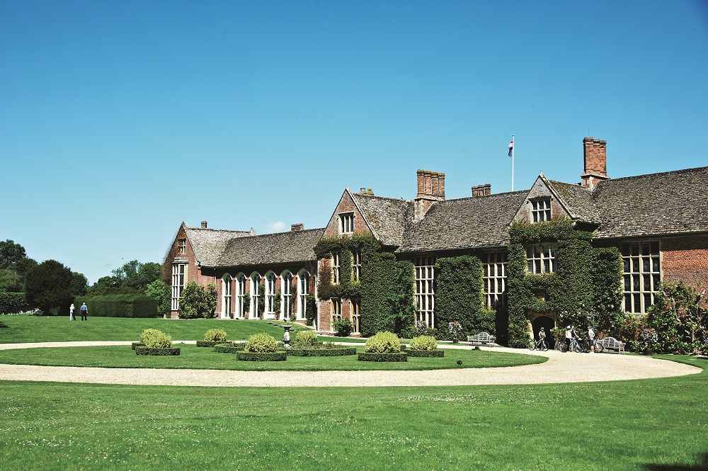 Warner Leisure - Littlecote House